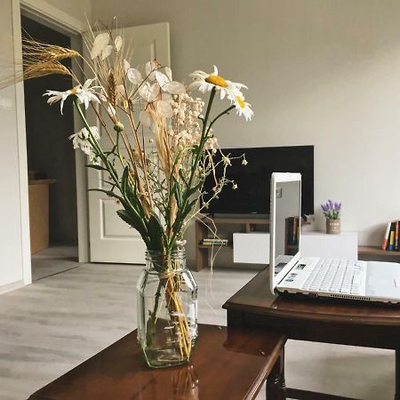 Azzurro Apartment - Ideal For Your Seaside Escape In Burgas Extérieur photo