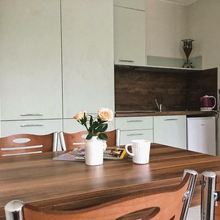 Azzurro Apartment - Ideal For Your Seaside Escape In Burgas Extérieur photo