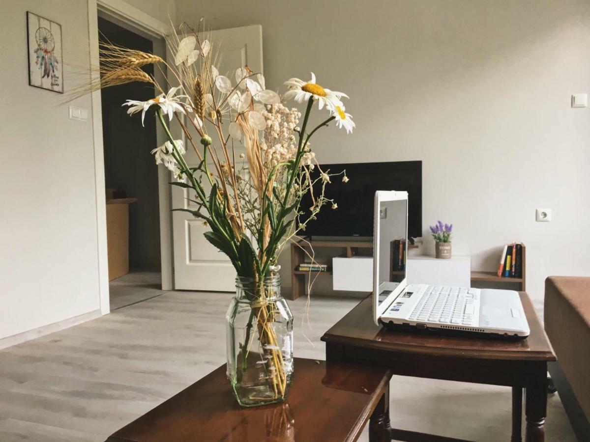 Azzurro Apartment - Ideal For Your Seaside Escape In Burgas Extérieur photo