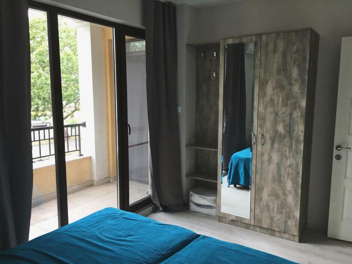 Azzurro Apartment - Ideal For Your Seaside Escape In Burgas Extérieur photo