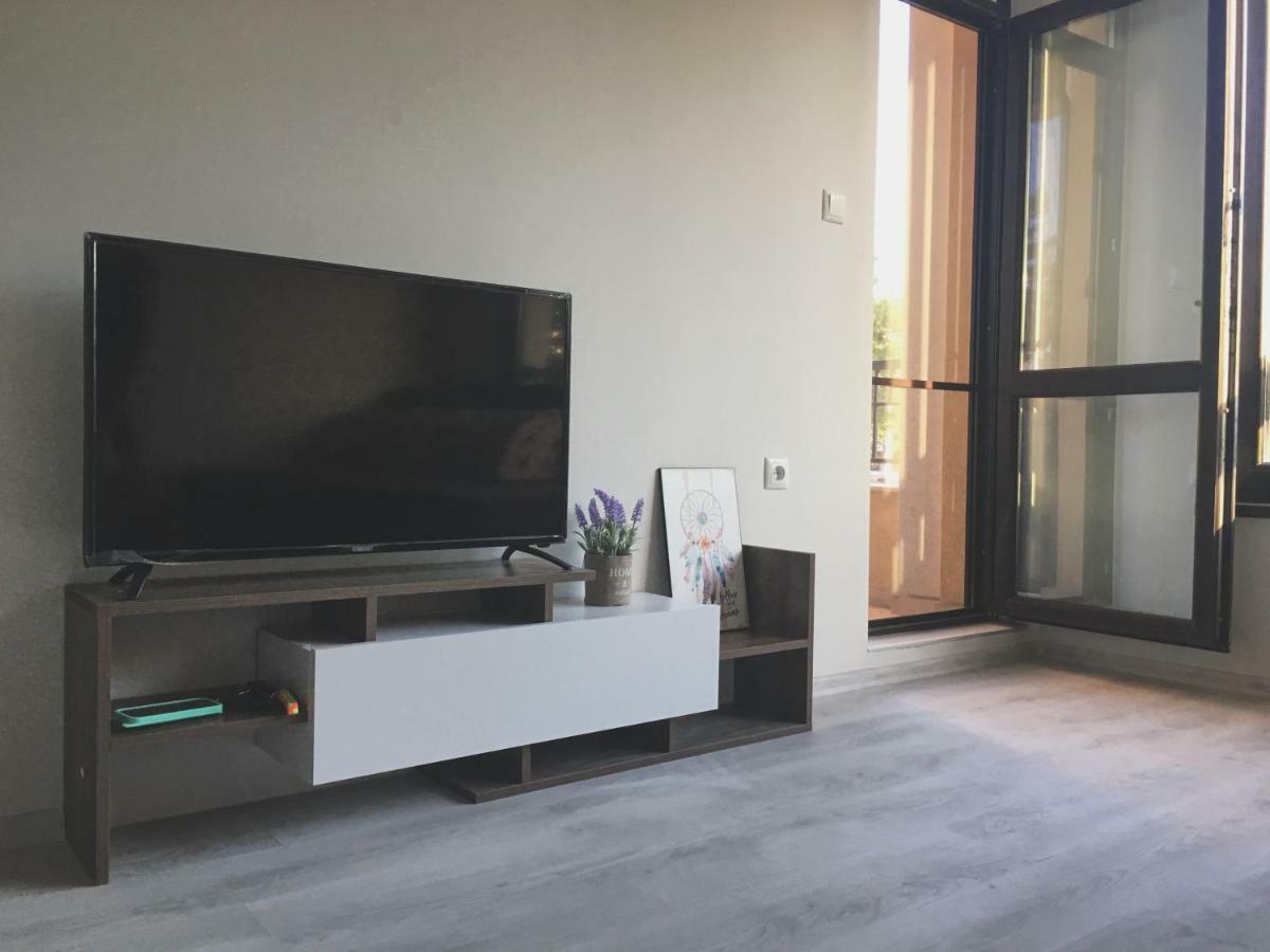 Azzurro Apartment - Ideal For Your Seaside Escape In Burgas Extérieur photo